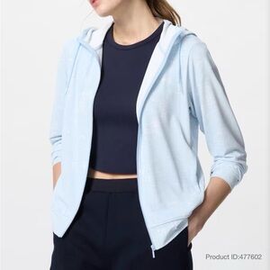 Uniqlo AIRism UV Protection Full-Zip Hoodie in Light Blue XS